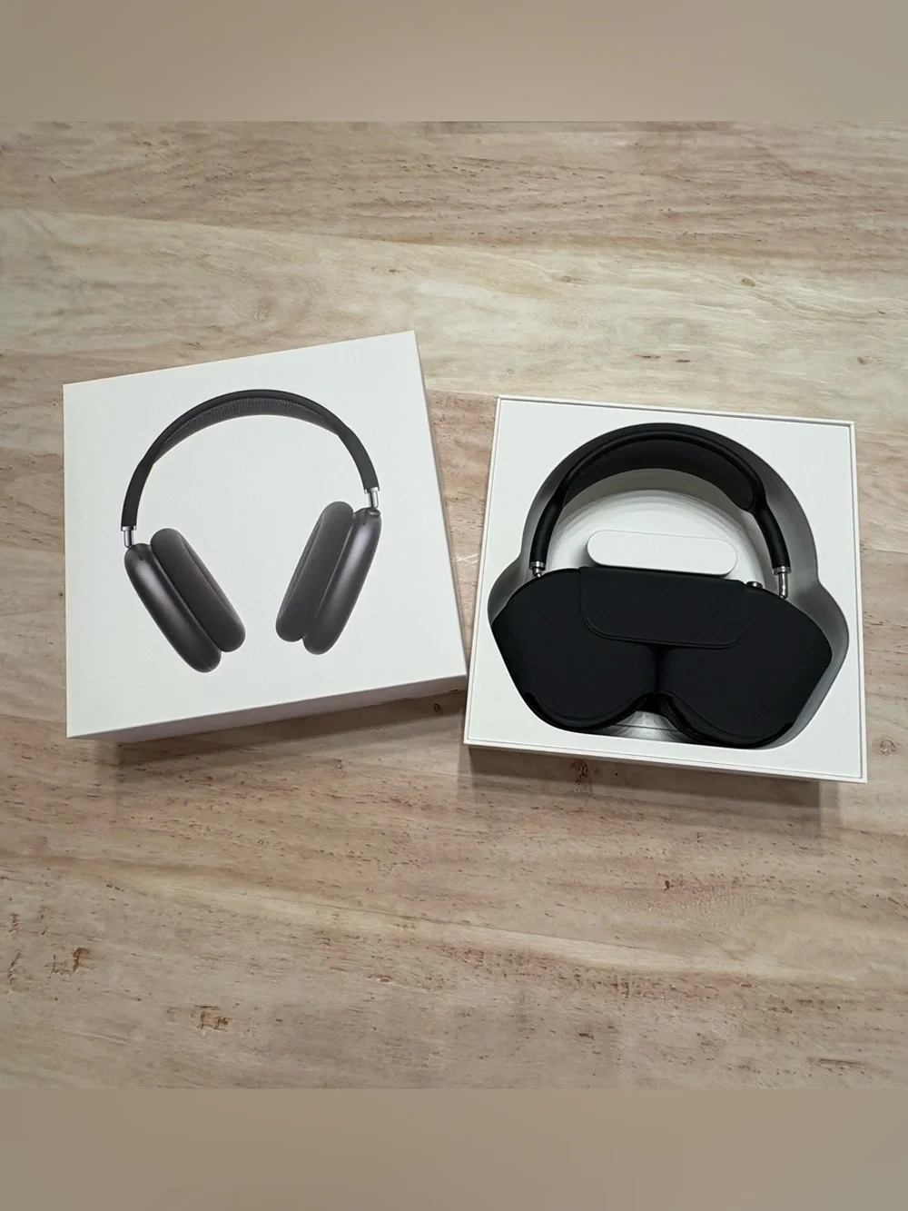 AirPod Max Headphones 1st Gen. Space Gray color